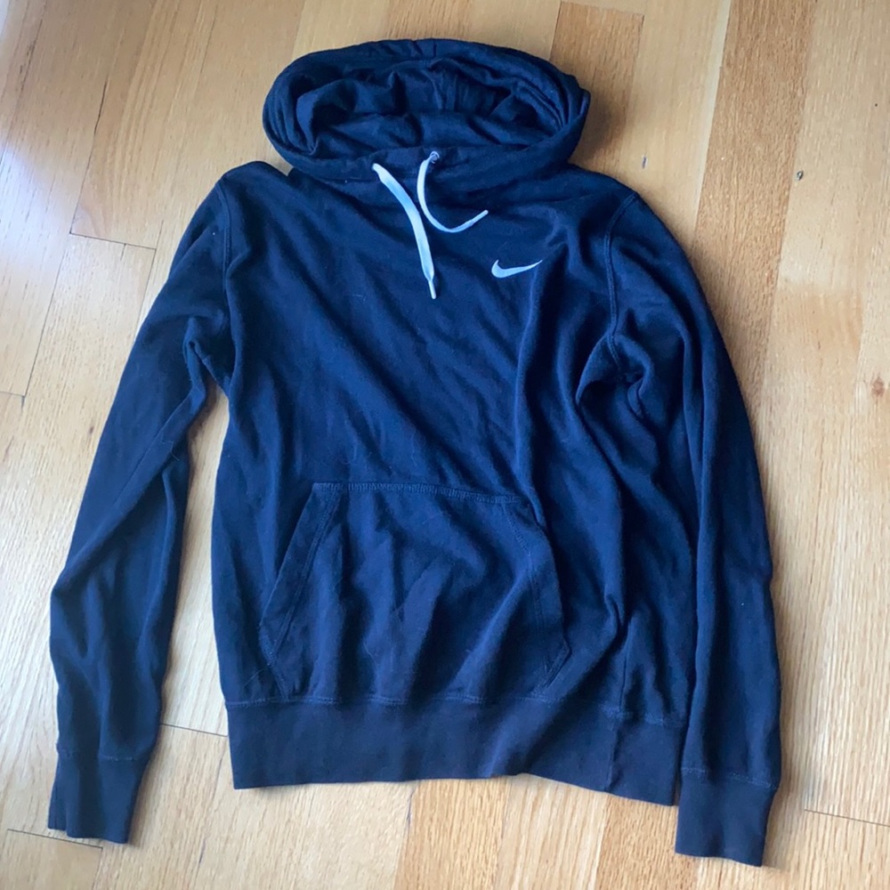 Nike women’s turtle neck ish super cute fall sweatshirt